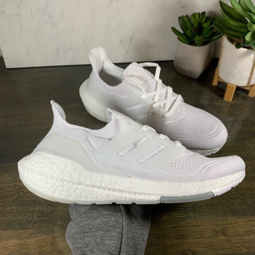 adidas UltraBOOST 21 Triple White - Picture 6 of 7